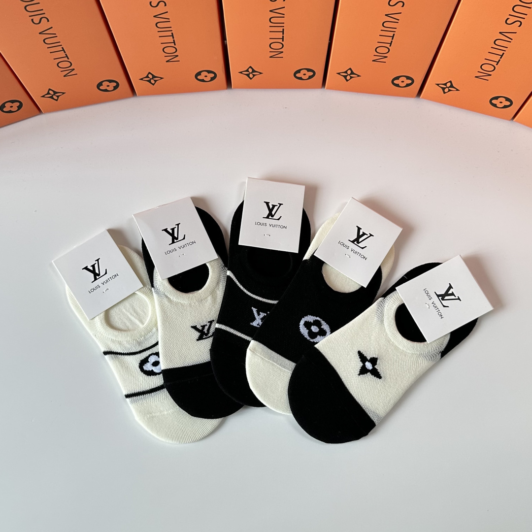 💛配专柜包装LV（路易威登）新款船袜隐形袜堆堆袜袜子！一盒五双，专柜同步筒袜袜子，💛大牌出街，潮人必备。