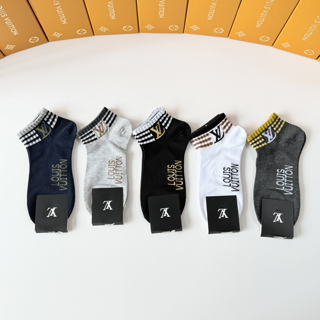 NO:851772,Special counter packaging LV (Louis Vuitton) new short and medium style pile socks!  Five pairs in a box, synchronized tube socks at the counter, big brands going out on the street, must-have socks for fashionistas, stockings, socks, louis vuitton, louis vuitton, socks19860909特配专柜包装 LV（路易威登）新款中短款堆堆袜袜子！一盒五双,专柜同步筒袜袜子,大牌出街,潮人必备超好搭袜子,丝袜,袜子,louis vuitton,louis vuitton,socks,accessory