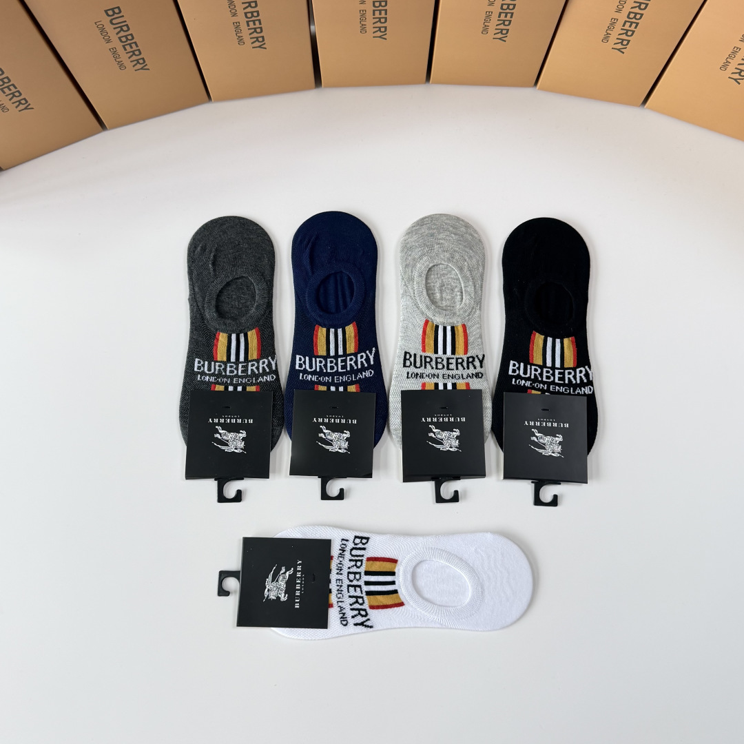 💛配包装Burberry （巴宝莉）新款经典船袜堆堆袜袜子！一盒五双， 专柜同步筒袜袜子，💛大牌出街，潮
