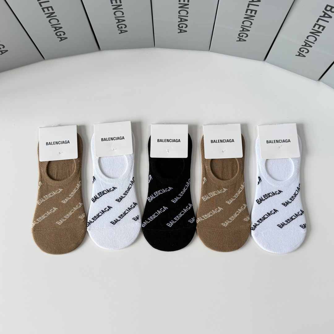 💛配专柜包装Balenciaga（巴黎世家）新款船袜隐形袜堆堆袜袜子！一盒五双，专柜同步筒袜袜子，💛大牌
