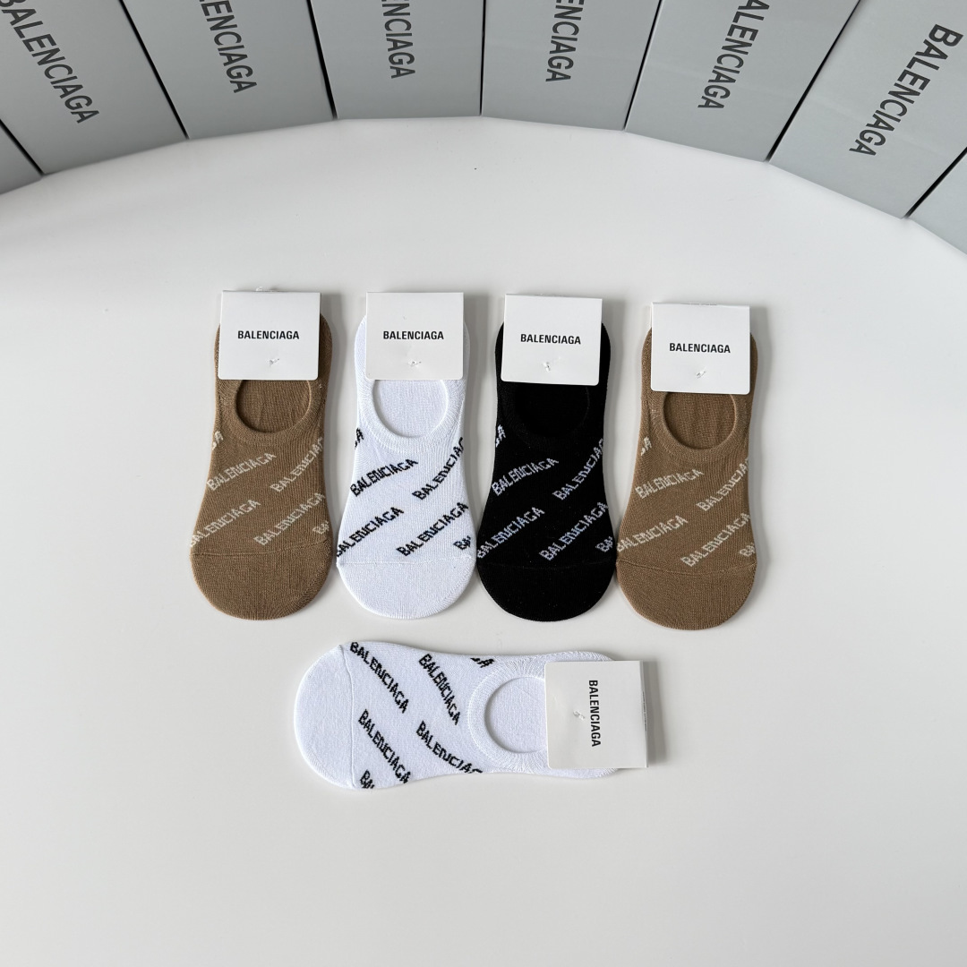 💛配专柜包装Balenciaga（巴黎世家）新款船袜隐形袜堆堆袜袜子！一盒五双，专柜同步筒袜袜子，💛大牌