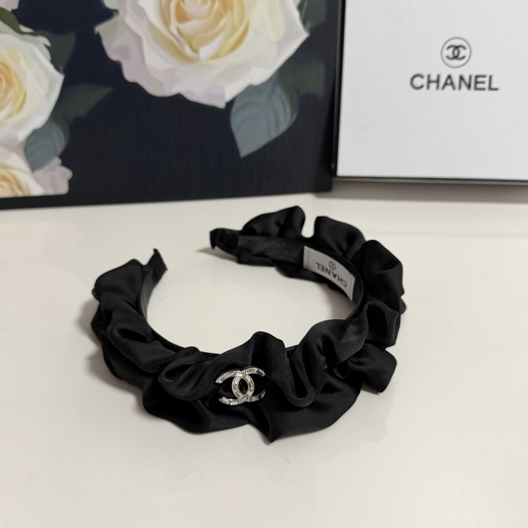 NO:854191,Specially equipped with counter packaging, Chanel's latest hairbands. Little fairies can get it now. Special materials. No hair. Can be salty or sweet ~ hairpins, hairpins, chanel, chanel, hairpins19860909特 配专柜包装 Chanel（香奈儿）最新发箍 小仙女快入手 特殊材质 不嘞头 可盐可甜～发夹,发夹,chanel,chanel,hairpins,accessory