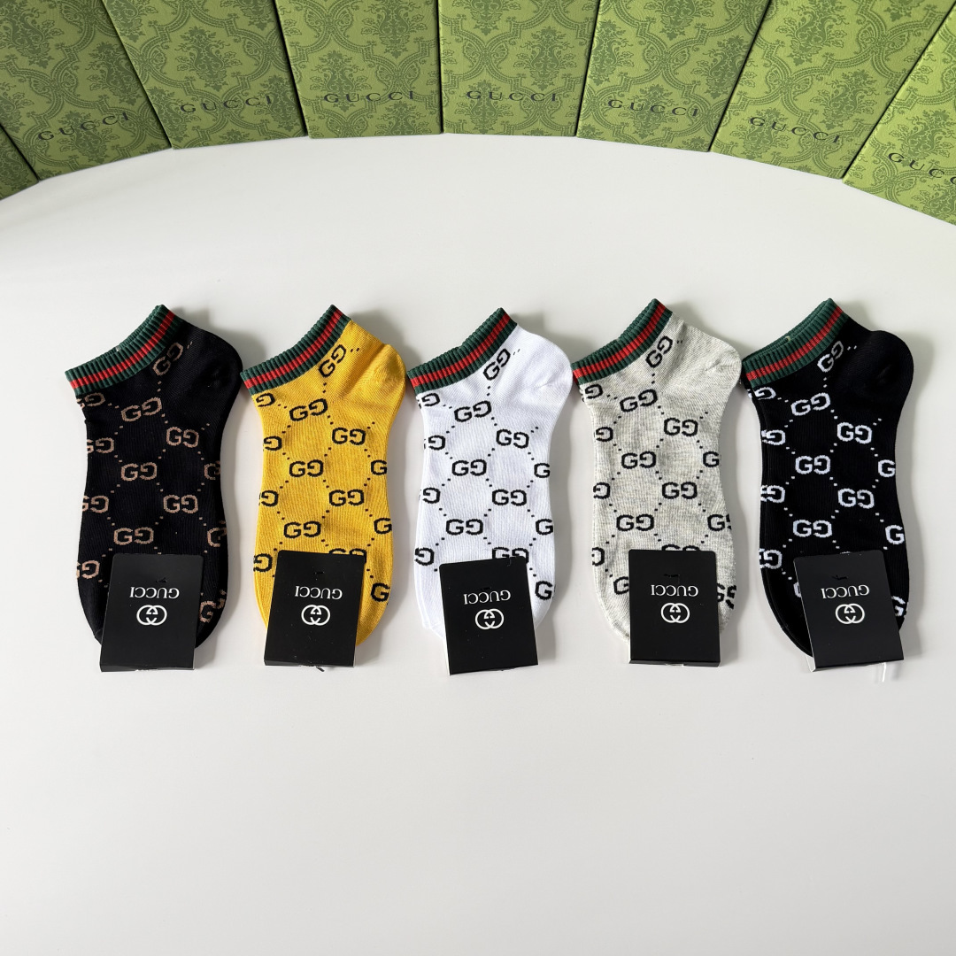 NO:852030,Special counter packaging Gucci's new short and medium style pile socks!  Five pairs in a box, synchronized tube socks at the counter, big brands going out on the street, must-have socks for fashionistas, stockings, socks, gucci, gucci, socks19860909特配专柜包装 Gucci（古驰）新款中短款堆堆袜袜子！一盒五双,专柜同步筒袜袜子,大牌出街,潮人必备超好搭袜子,丝袜,袜子,gucci,gucci,socks,accessory