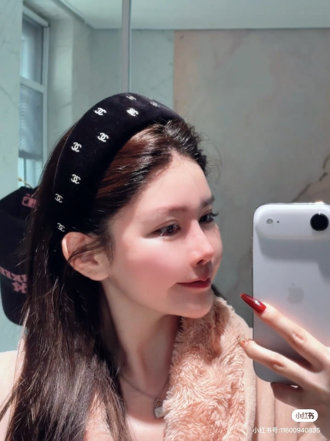 NO:854262,Specially equipped with special counter packaging. The latest official website of Chanel (Chanel). The same hairband. Little fairies can get it now. Special material. No hair. Can be salty or sweet ~ hairpins, hairpins, chanel, chanel, hairpins19860909特 配专柜包装 Chanel（香奈儿）最新官网同款发箍 小仙女快入手 特殊材质 不嘞头 可盐可甜～发夹,发夹,chanel,chanel,hairpins,accessory
