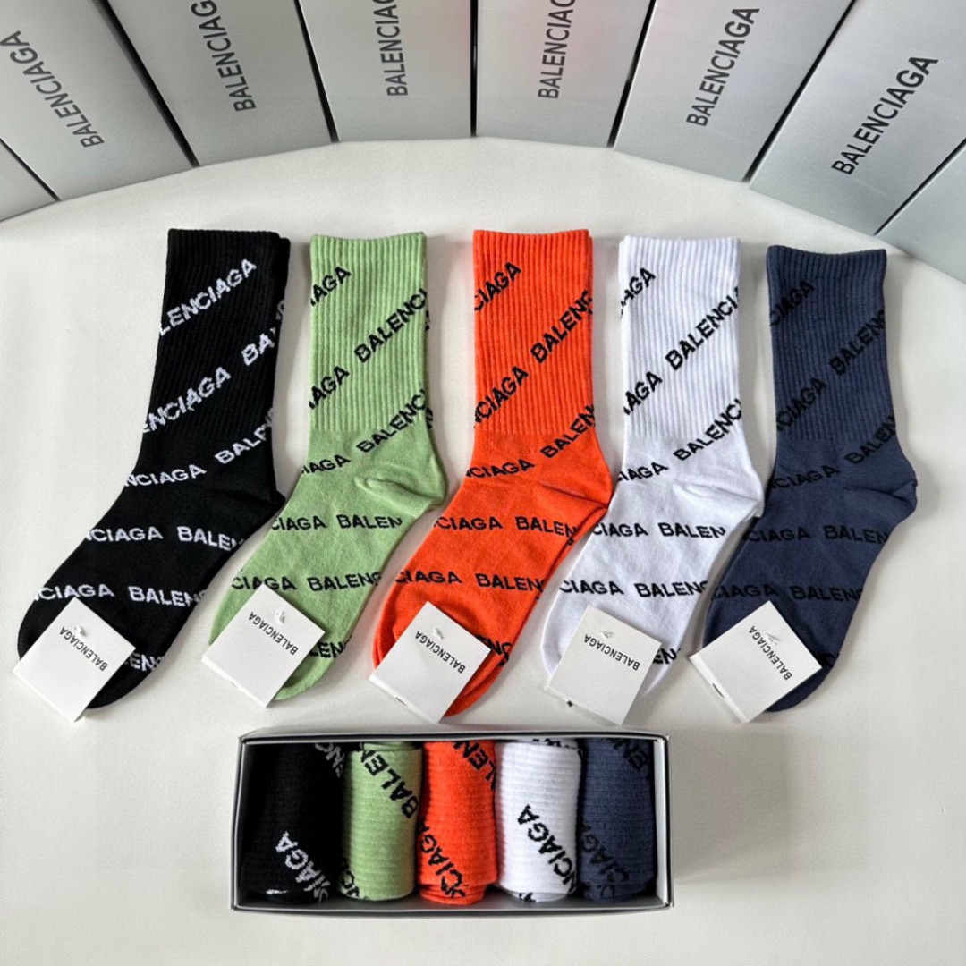 💛配专柜包装Balenciaga（巴黎世家）新款中长筒堆堆袜袜子！一盒五双，专柜同步筒袜袜子，💛大牌出街