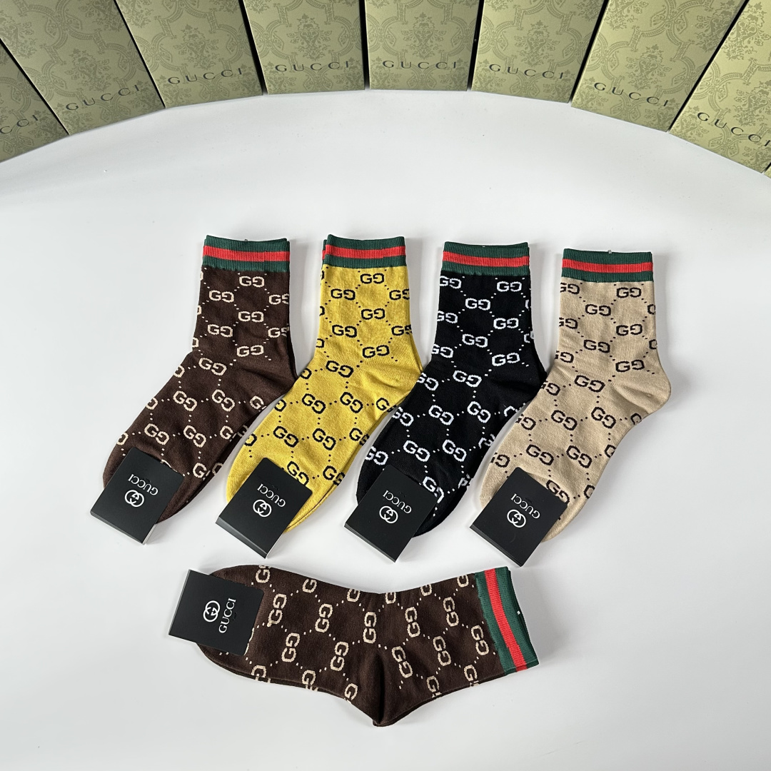 💛配专柜包装Gucci（古驰）新款中长款堆堆袜袜子！一盒五双，专柜同步筒袜袜子，💛大牌出街，潮人必备。超