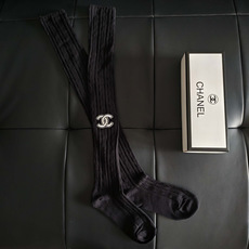 💛配包装CHANEL (香奈儿)爆款出货 新款双针过膝堆堆袜袜子🧦!搭配长靴必备,一盒一双,专柜同步筒袜 💛配包装CHANEL (香奈儿)爆款出货 新款双针过膝堆堆袜袜子🧦!搭配长靴必备,一盒一双,专柜同步筒袜