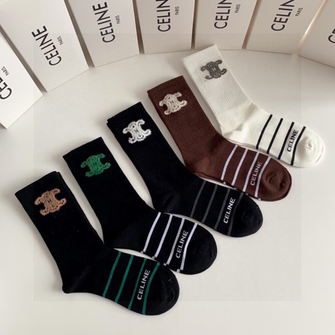 💛配包装Celine（赛琳）新款经典刺绣中长款堆堆袜袜子！一盒五双， 专柜同步筒袜袜子，💛大牌出街，潮人