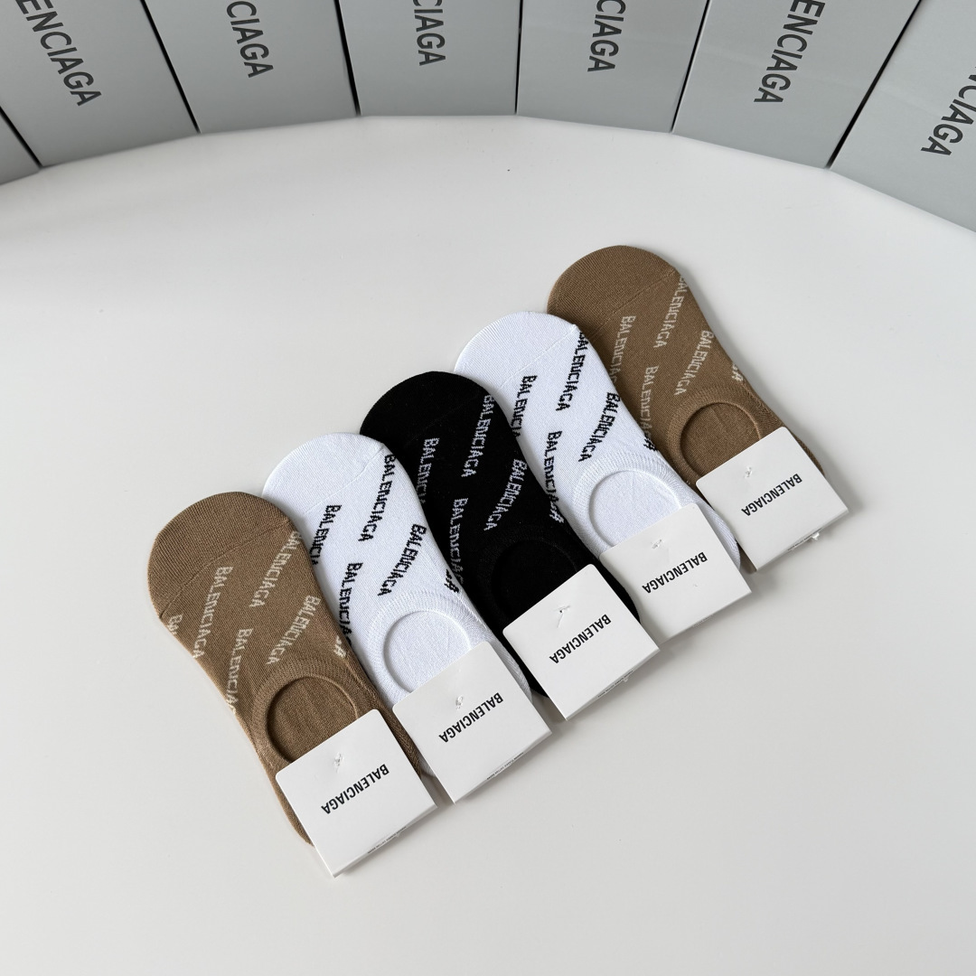 💛配专柜包装Balenciaga（巴黎世家）新款船袜隐形袜堆堆袜袜子！一盒五双，专柜同步筒袜袜子，💛大牌