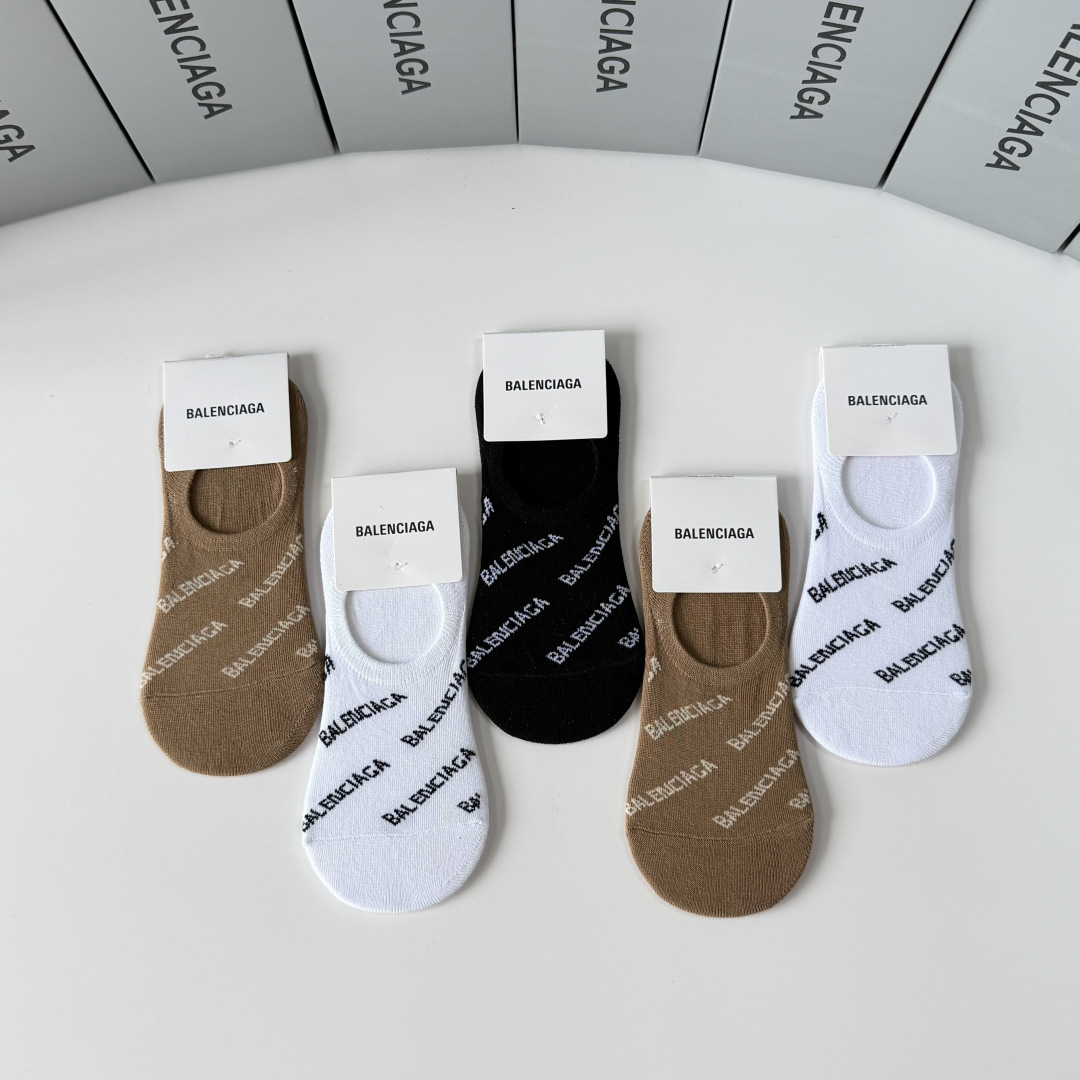 💛配专柜包装Balenciaga（巴黎世家）新款船袜隐形袜堆堆袜袜子！一盒五双，专柜同步筒袜袜子，💛大牌