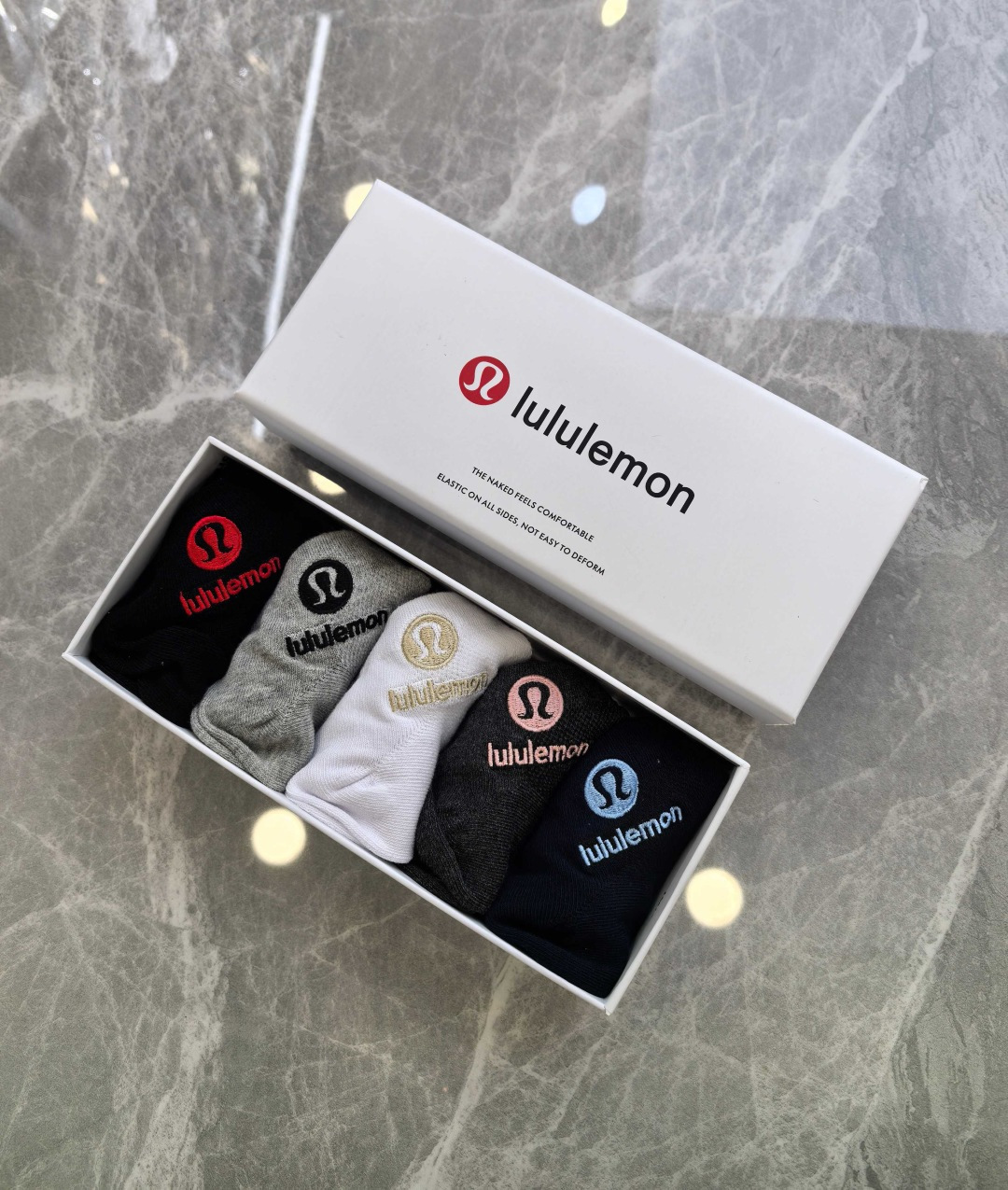NO:880515,Special packaging luluemon (Lulu) new embroidered short and medium style pile socks!  Five pairs in a box, synchronized tube socks at the counter, big brands going out on the street, must-have socks for fashionistas, stockings, socks, socks19860909特 配包装 luluemon（露露）新款刺绣中短款堆堆袜袜子！一盒五双, 专柜同步筒款袜子,大牌出街,潮人必备超好搭袜子,丝袜,袜子,socks,accessory