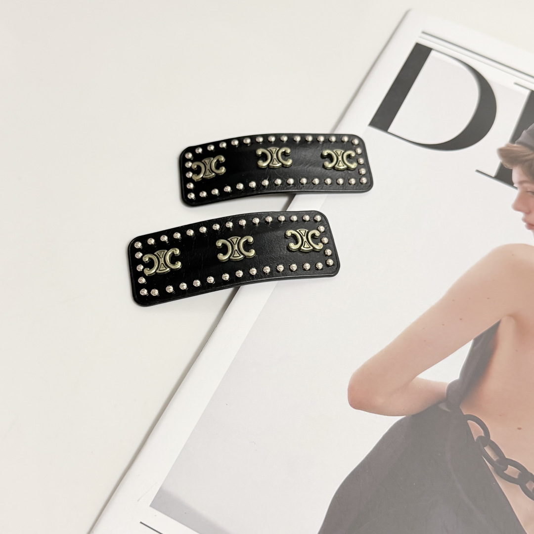 NO:881437,Special (pair) with complete package Celine (Celine) best-selling new vintage hairpins this year, a super fairy pair, fashionable, casual styles, hairpins, hairpins, celine, celine, hairpins19860909特（一对）配全套包装 Celine（赛琳）今年最好卖的新款 Vintage中古复古发夹 超仙的一对 时髦精 随便入的款 发夹,发夹,celine,celine,hairpins,accessory