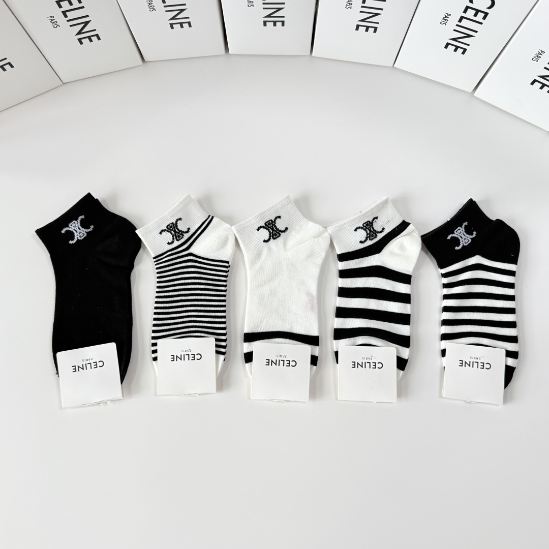 NO:881028,Specially packaged Celine's new classic short and medium style pile socks!  Five pairs in a box, counter-synchronized tube socks, big brands out on the street, a must-have for fashionistas, super easy to match. Socks, stockings, socks, celine, celine, socks19860909特 配包装 Celine（赛琳）新款经典中短款堆堆袜袜子！一盒五双, 专柜同步筒袜袜子,大牌出街,潮人必备超好搭.袜子,丝袜,袜子,celine,celine,socks,accessory