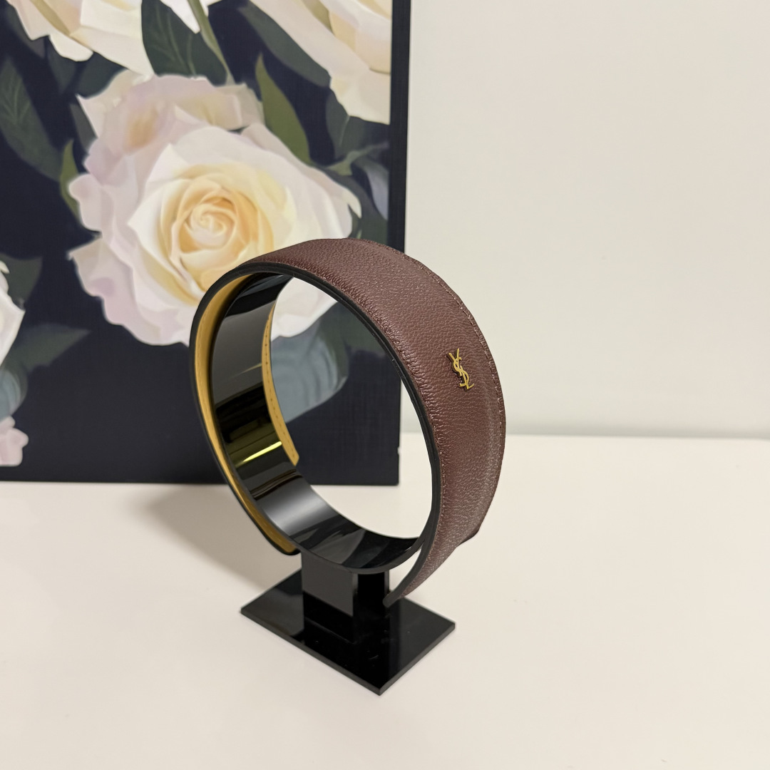 NO:894873,Specially equipped with counter packaging, YSL (Yves Saint Laurent) latest lambskin headband, little fairies can buy it now. Special material, no hair, salty or sweet ~ hairpins, hairpins, saint laurent, saint laurent, sheepskin, hairpins19860909特 配专柜包装 YSL（圣罗兰）最新小羊皮发箍 小仙女快入手 特殊材质 不嘞头 可盐可甜～发夹,发夹,saint laurent,saint laurent,sheepskin,hairpins,accessory
