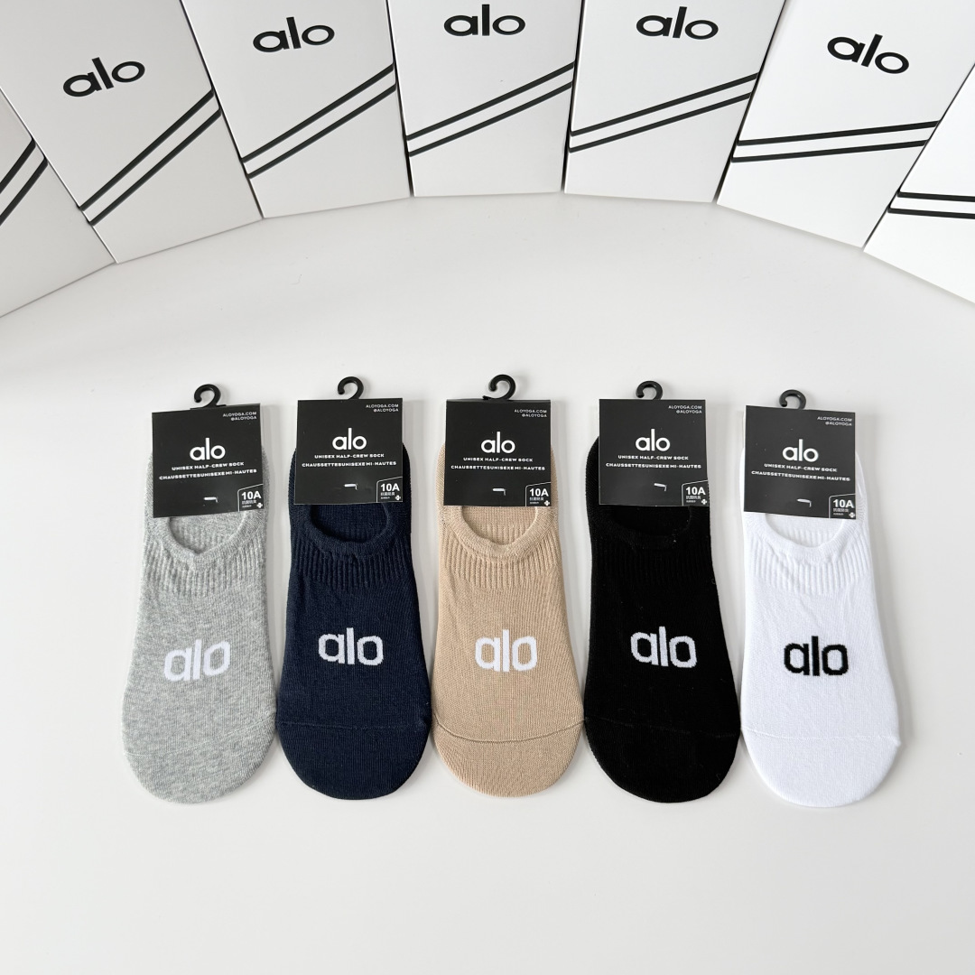 💛配包装 Alo（阿洛）新款船袜隐形袜款堆堆袜袜子！一盒五双， 专柜同步筒款袜子，💛大牌出街，潮人必备。超好搭