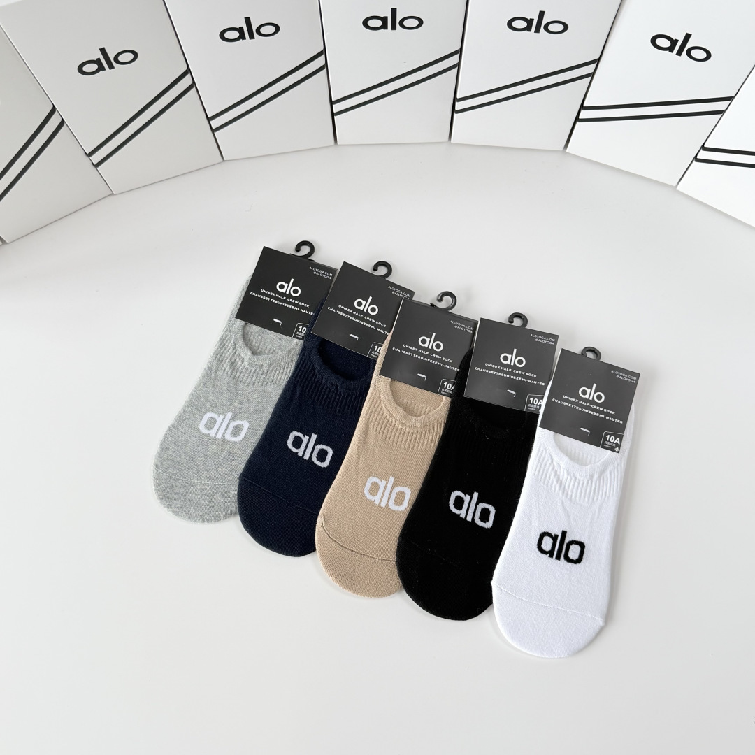 💛配包装 Alo（阿洛）新款船袜隐形袜款堆堆袜袜子！一盒五双， 专柜同步筒款袜子，💛大牌出街，潮人必备。超好搭