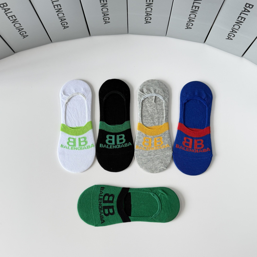 💛配专柜包装 Balenciaga（巴黎世家）新款船袜隐形袜堆堆袜袜子！一盒五双，专柜同步筒袜袜子，💛大牌出街，潮人必备