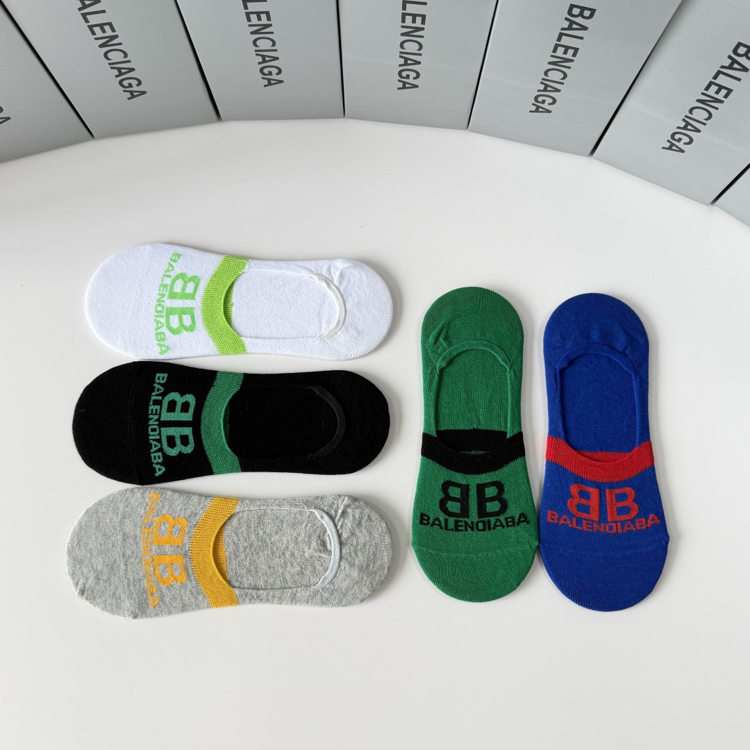 💛配专柜包装 Balenciaga（巴黎世家）新款船袜隐形袜堆堆袜袜子！一盒五双，专柜同步筒袜袜子，💛大牌出街，潮人必备