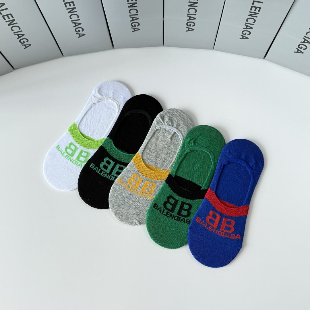 💛配专柜包装 Balenciaga（巴黎世家）新款船袜隐形袜堆堆袜袜子！一盒五双，专柜同步筒袜袜子，💛大牌出街，潮人必备