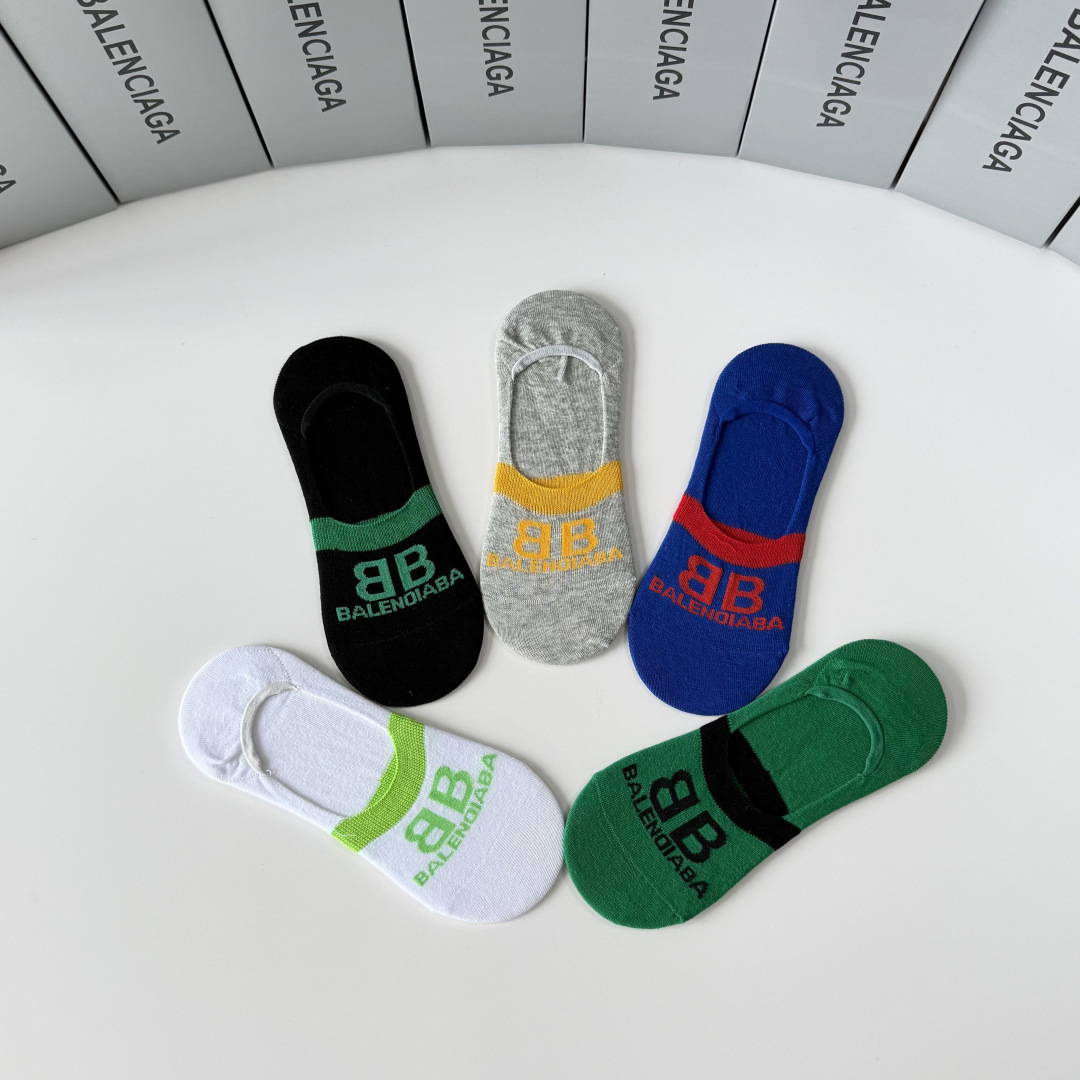 💛配专柜包装 Balenciaga（巴黎世家）新款船袜隐形袜堆堆袜袜子！一盒五双，专柜同步筒袜袜子，💛大牌出街，潮人必备