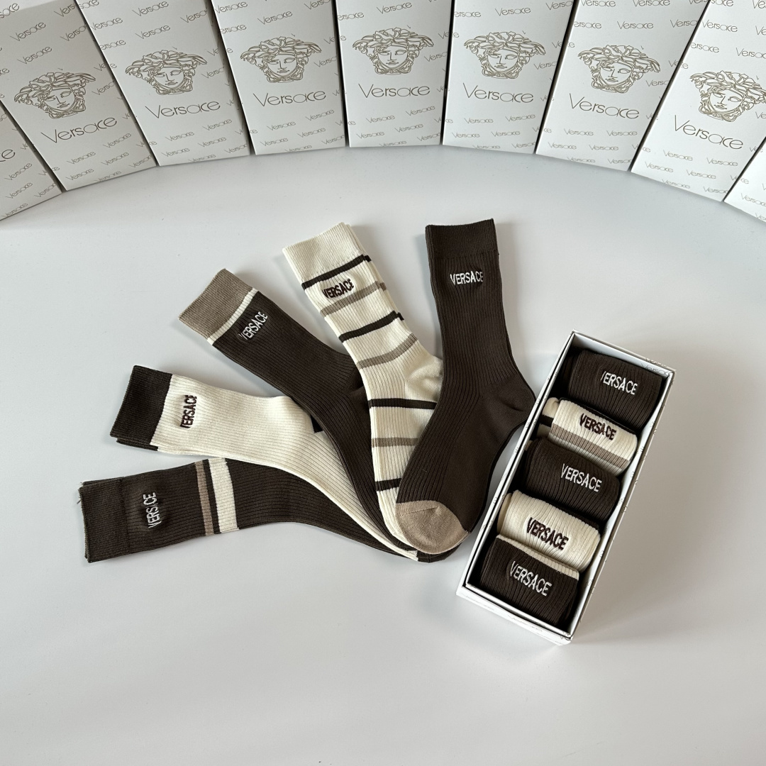 💛配专柜包装 VERSACE（范思哲） 新款双针刺绣中长款堆堆袜袜子！一盒五双，专柜同步筒袜袜子，💛大牌出街，潮人必备。