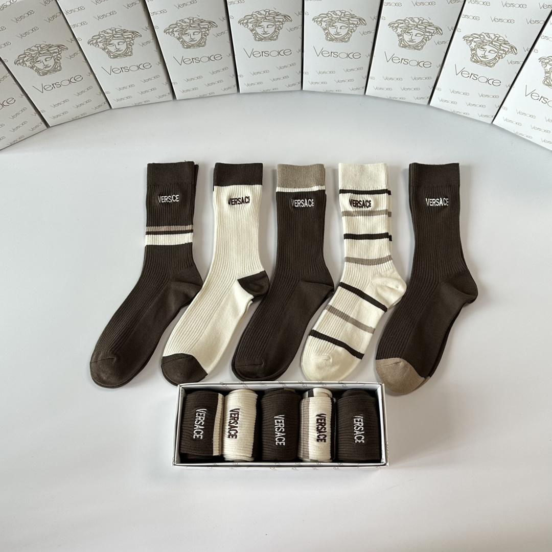 💛配专柜包装 VERSACE（范思哲） 新款双针刺绣中长款堆堆袜袜子！一盒五双，专柜同步筒袜袜子，💛大牌出街，潮人必备。