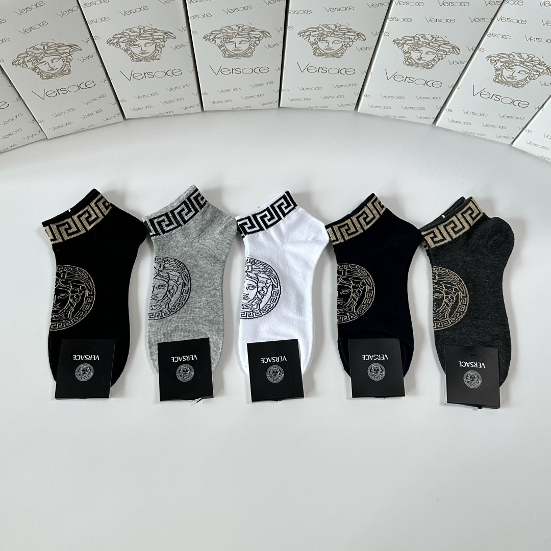 NO:919860,Special counter packaging VERSACE new short and medium style pile socks!  Five pairs in a box, synchronized tube socks at the counter, big brands out on the street, must-have socks for fashionistas, stockings, socks, versace, versace, socks19860909特配专柜包装 VERSACE（范思哲） 新款中短款堆堆袜袜子！一盒五双,专柜同步筒袜袜子,大牌出街,潮人必备超好搭袜子,丝袜,袜子,versace,versace,socks,accessory