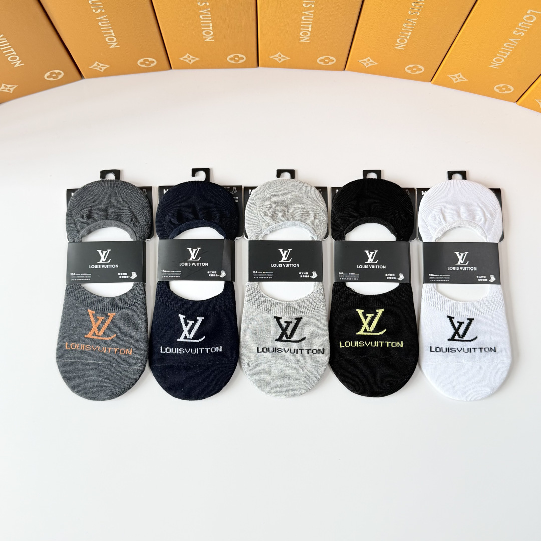 💛配专柜包装 LV（路易威登）新款船袜堆堆袜袜子！一盒五双，专柜同步筒袜袜子，💛大牌出街，潮人必备。超好搭