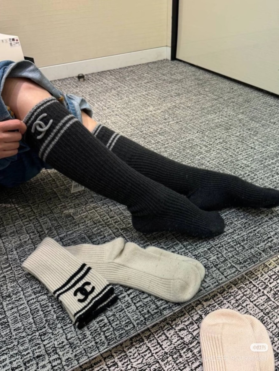 💛配包装 Chanel (香奈儿) 爆款出货 官网新款双针羊绒长袜堆堆袜袜子🧦!一盒一双,专柜同步筒袜袜子,💛大牌出街, 💛配包装 Chanel (香奈儿) 爆款出货 官网新款双针羊绒长袜堆堆袜袜子🧦!一盒一双,专柜同步筒袜袜子,💛大牌出街,