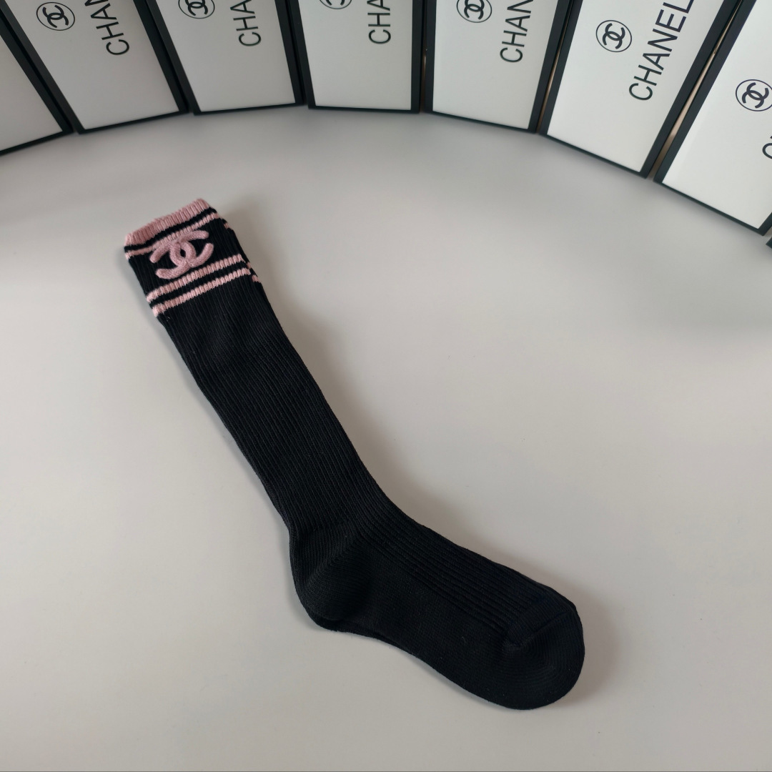 💛配包装 Chanel (香奈儿) 爆款出货 官网新款双针羊绒长袜堆堆袜袜子🧦!一盒一双,专柜同步筒袜袜子,💛大牌出街, 💛配包装 Chanel (香奈儿) 爆款出货 官网新款双针羊绒长袜堆堆袜袜子🧦!一盒一双,专柜同步筒袜袜子,💛大牌出街,