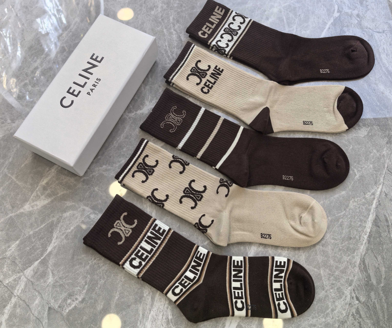 💛配专柜包装 CELINE（赛琳）新款中长筒袜堆堆袜袜子！一盒五双，专柜同步筒袜袜子，💛大牌出街，潮人必备。超好搭