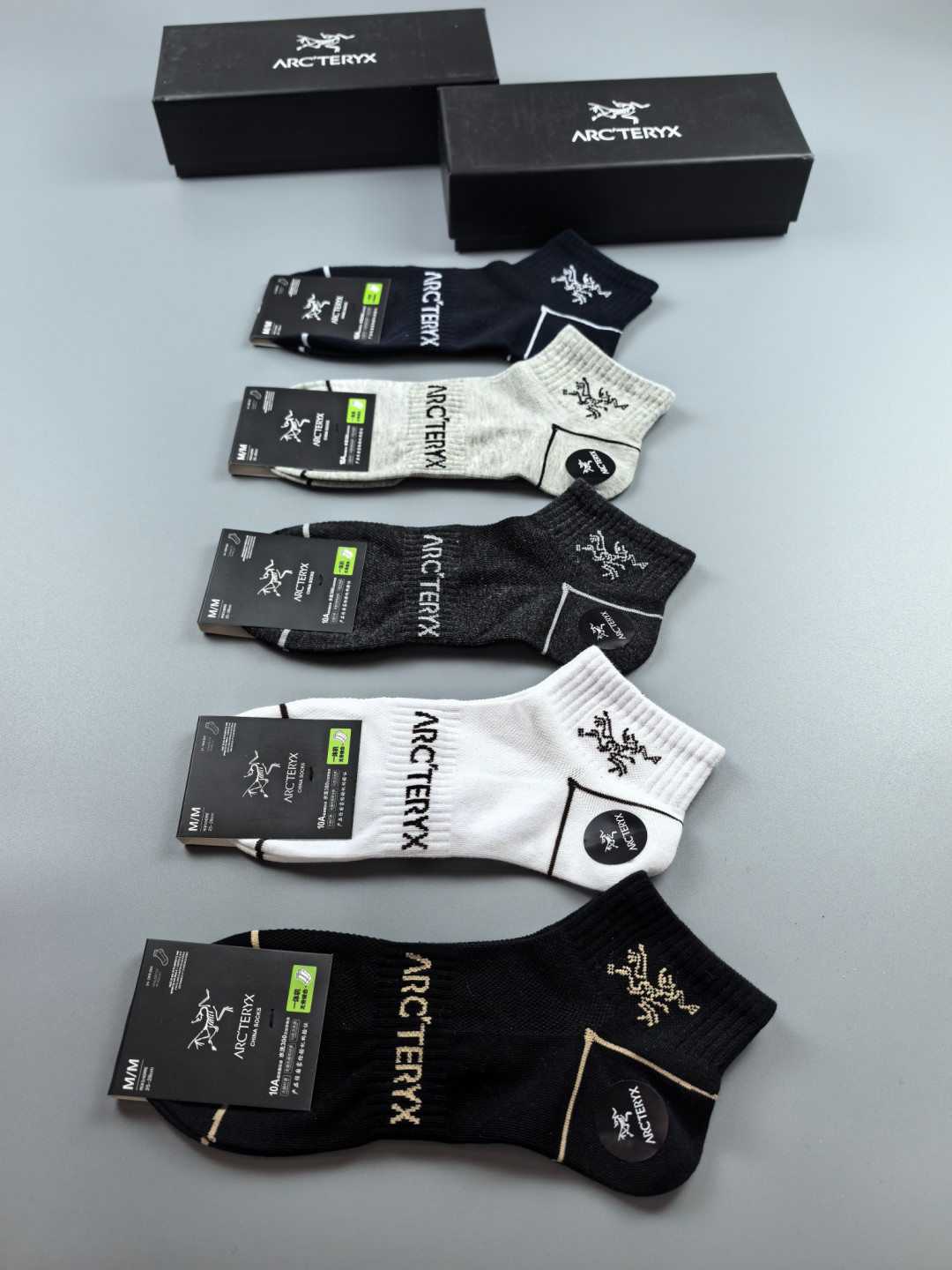 💛配专柜包装 Arcteryx （始祖鸟） 新款中短款堆堆袜袜子！一盒五双，专柜同步筒袜袜子，💛大牌出街，潮人必备。超好
