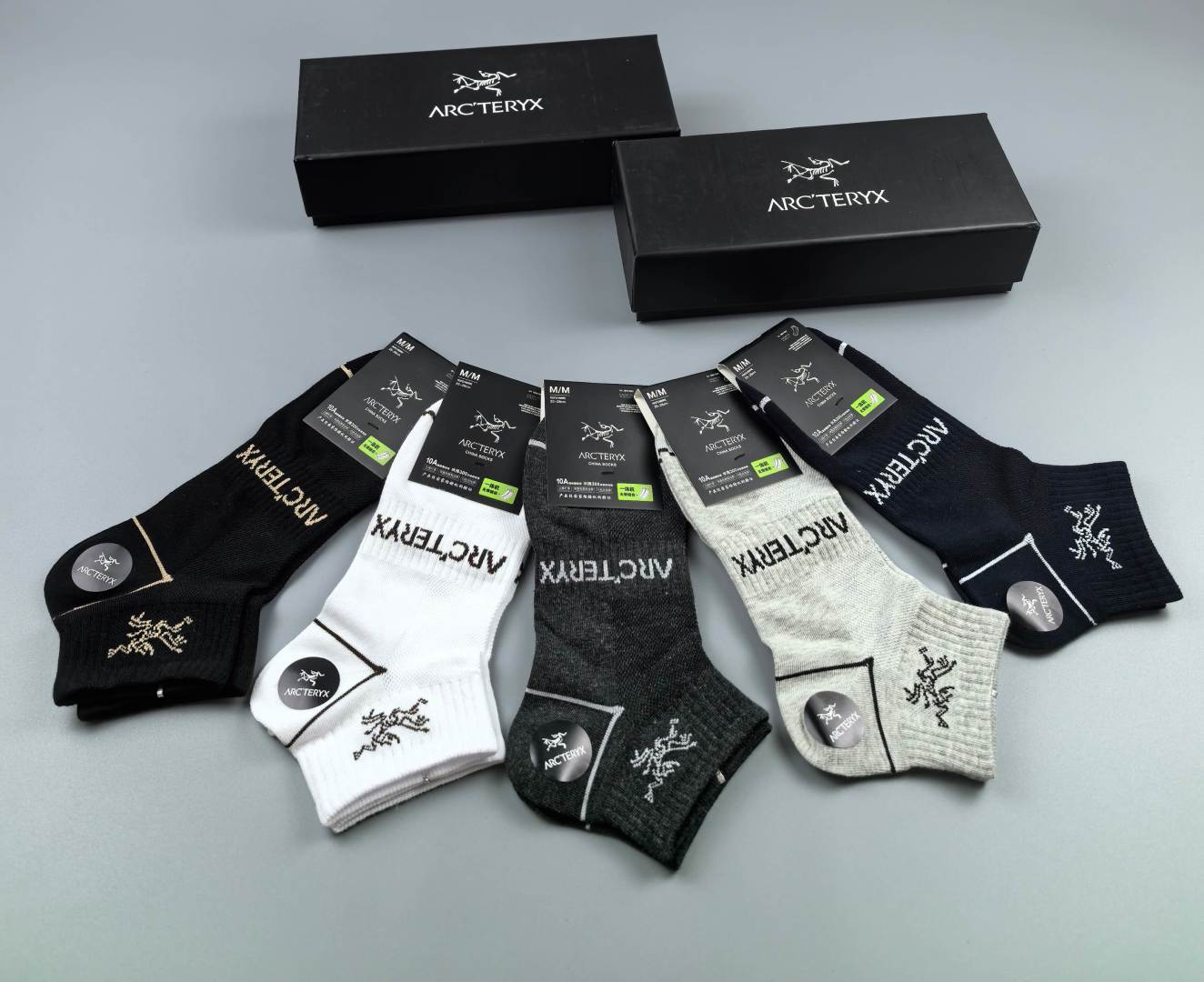 💛配专柜包装 Arcteryx （始祖鸟） 新款中短款堆堆袜袜子！一盒五双，专柜同步筒袜袜子，💛大牌出街，潮人必备。超好