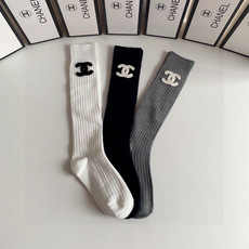 💛配包装 Chanel(香奈儿)爆款出货 新款轻奢及膝小腿袜堆堆袜袜子🧦!一盒两双(颜色任选)专柜同步筒袜袜子,💛大牌出 💛配包装 Chanel(香奈儿)爆款出货 新款轻奢及膝小腿袜堆堆袜袜子🧦!一盒两双(颜色任选)专柜同步筒袜袜子,💛大牌出