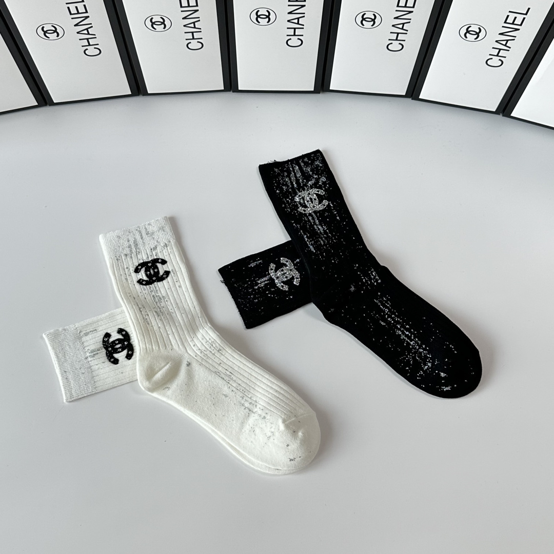 💛配专柜包装 Chanel（香奈儿）新款羊绒堆堆袜袜子！一盒两双，专柜同步款袜子，💛大牌出街，潮人必备。超好搭