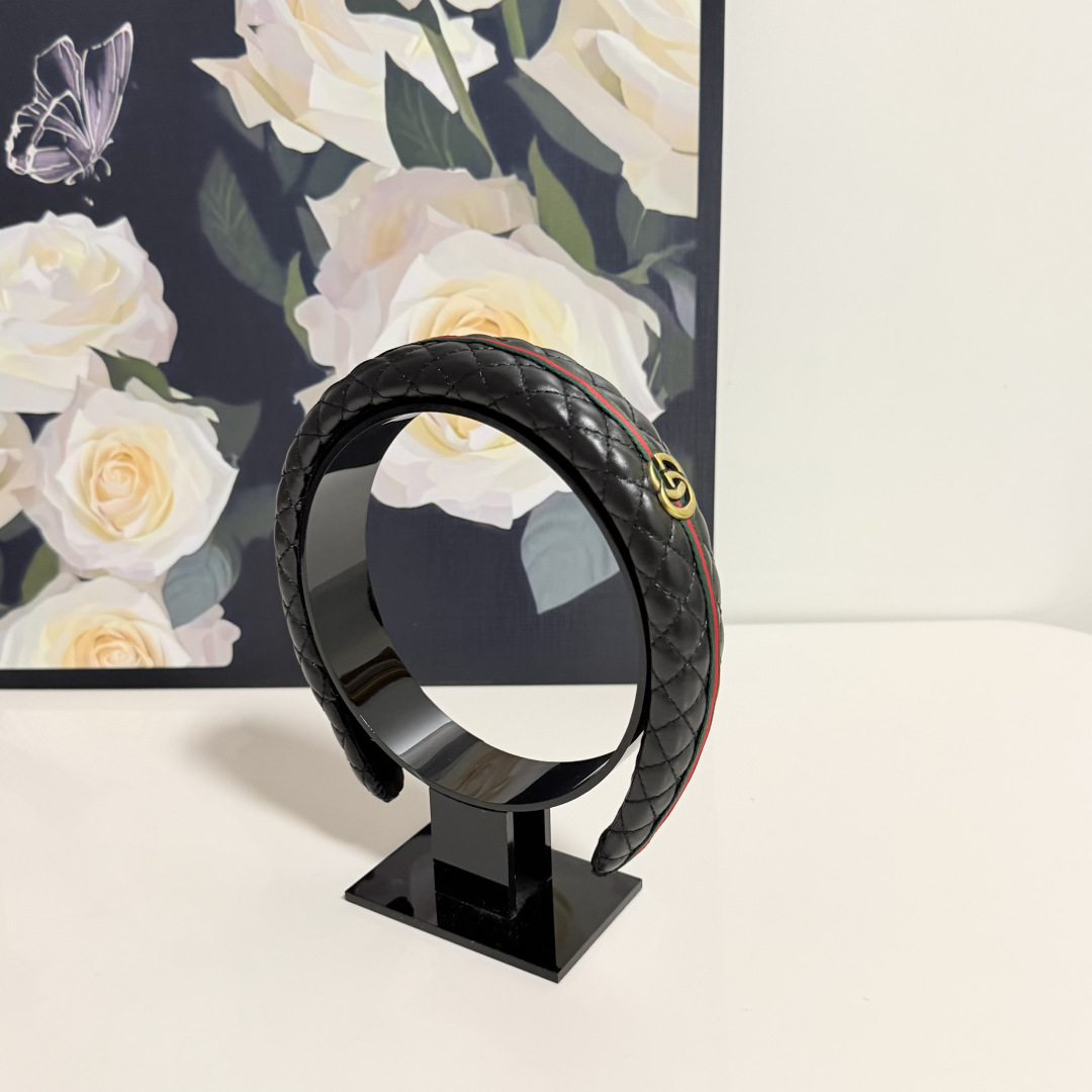 NO:941344,Specially equipped with special counter packaging. Gucci's latest hairbands. Little fairies can get it now. Special materials. No hair. Can be salty or sweet ~ hairpins, hairpins, gucci, gucci, hairpins19860909特 配专柜包装 Gucci（古驰）最新发箍 小仙女快入手 特殊材质 不嘞头 可盐可甜～发夹,发夹,gucci,gucci,hairpins,accessory