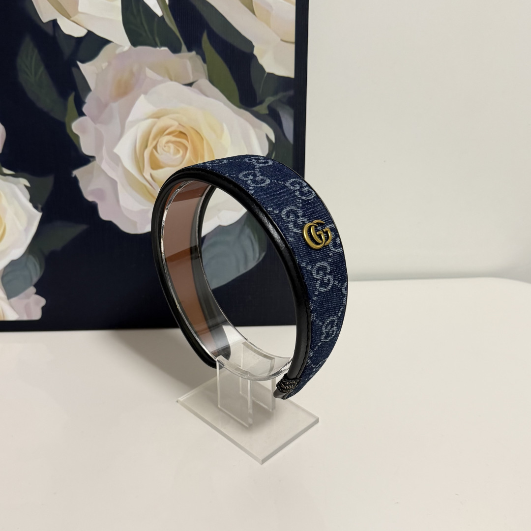 NO:941351,Specially equipped with special counter packaging. Gucci's latest high-tech hairbands. Little fairies can get it now. Special materials. No hair. Can be salty or sweet ~ hairpins, hairpins, gucci, gucci, hairpins19860909特 配专柜包装 Gucci（古驰）最新高工发箍 小仙女快入手 特殊材质 不嘞头 可盐可甜～发夹,发夹,gucci,gucci,hairpins,accessory