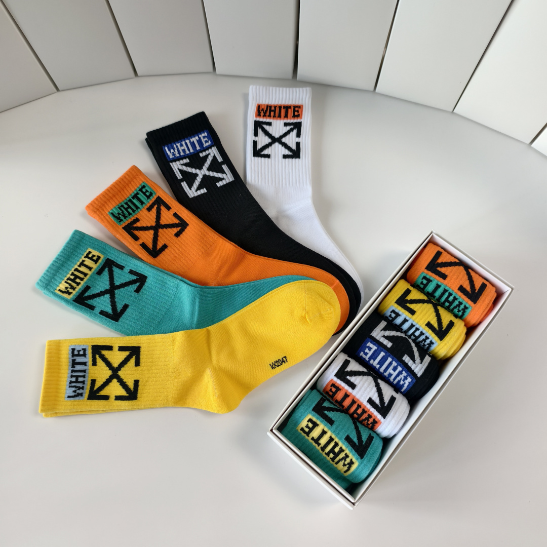 💛配专柜包装 OFF-White 新款中长款堆堆袜袜子！一盒五双，专柜同步筒袜袜子，大牌出街，潮人必备。超好搭
