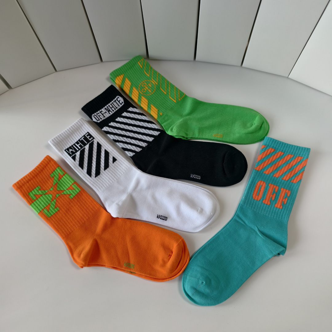 💛配专柜包装 OFF-White 新款中长款堆堆袜袜子！一盒五双，专柜同步筒袜袜子，大牌出街，潮人必备。超好搭