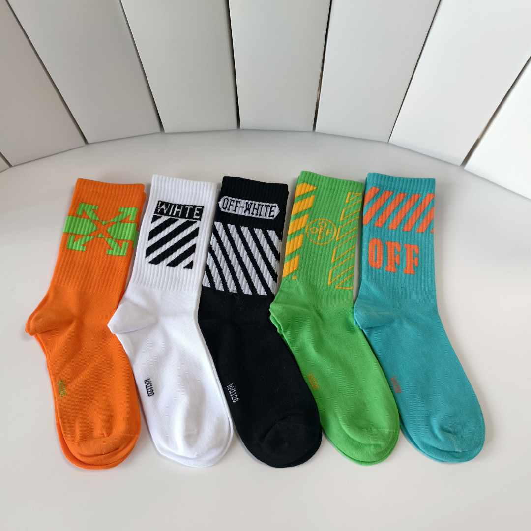 💛配专柜包装 OFF-White 新款中长款堆堆袜袜子！一盒五双，专柜同步筒袜袜子，大牌出街，潮人必备。超好搭