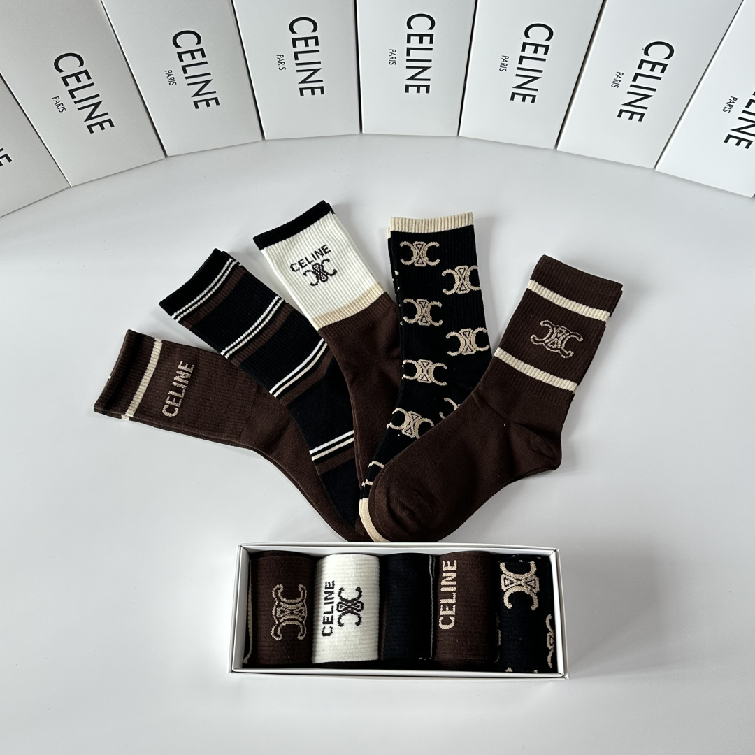 💛配包装 Celine（赛琳）新款经典中长筒袜堆堆袜袜子！一盒五双， 专柜同步筒袜袜子，💛大牌出街，潮人必备。超好搭。