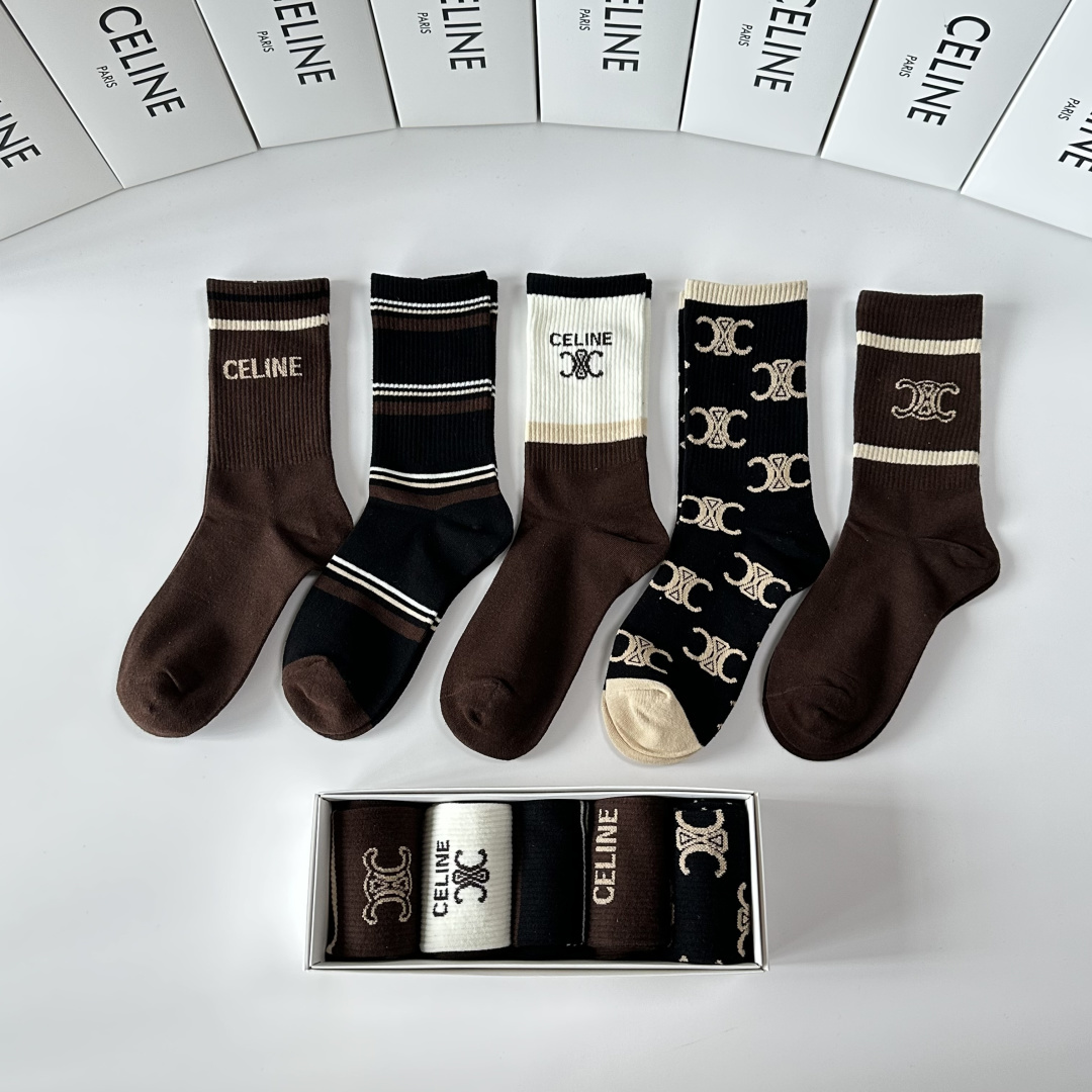 💛配包装 Celine（赛琳）新款经典中长筒袜堆堆袜袜子！一盒五双， 专柜同步筒袜袜子，💛大牌出街，潮人必备。超好搭。