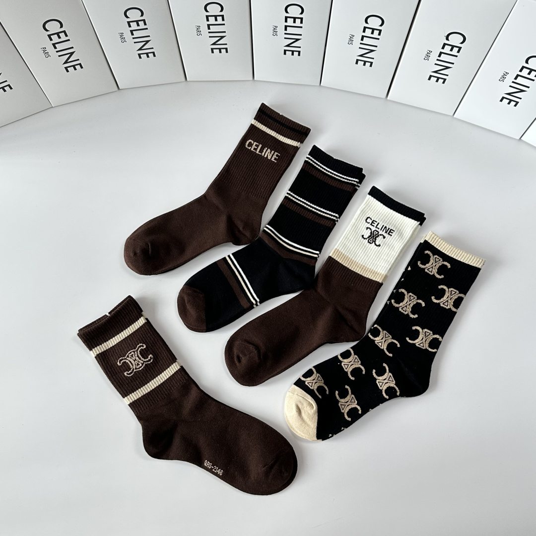 💛配包装 Celine（赛琳）新款经典中长筒袜堆堆袜袜子！一盒五双， 专柜同步筒袜袜子，💛大牌出街，潮人必备。超好搭。