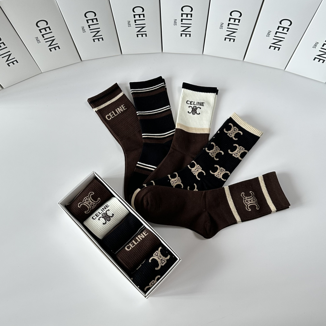 💛配包装 Celine（赛琳）新款经典中长筒袜堆堆袜袜子！一盒五双， 专柜同步筒袜袜子，💛大牌出街，潮人必备。超好搭。