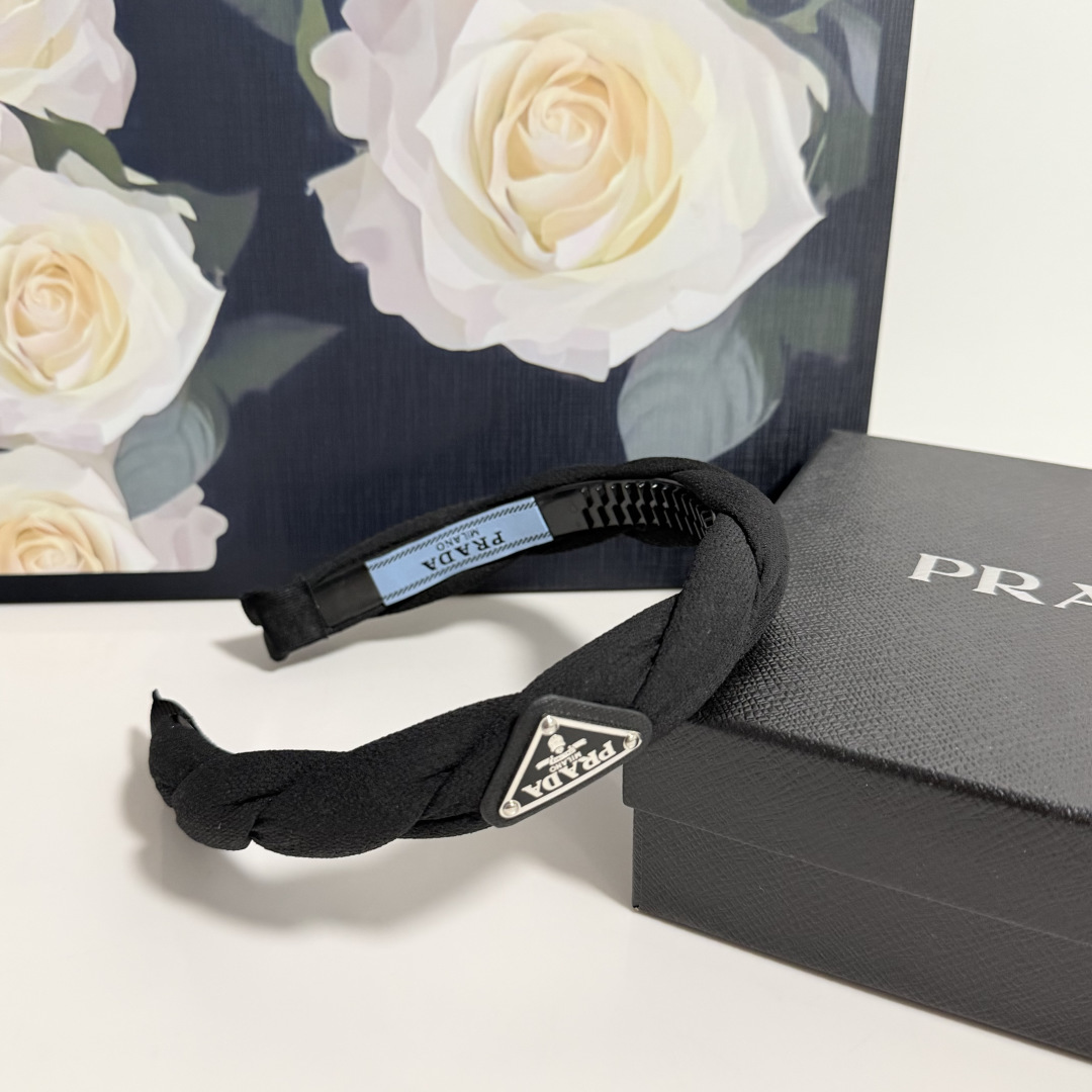 Prada-Brillen. Spezielle Thekenverpackung — photo 4