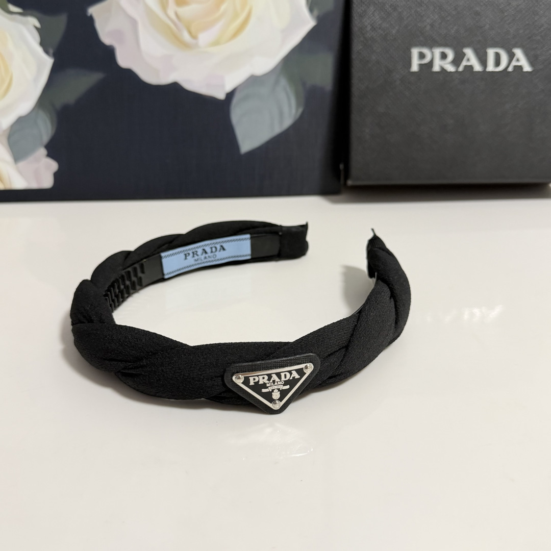 Prada-Brillen. Spezielle Thekenverpackung — photo 3