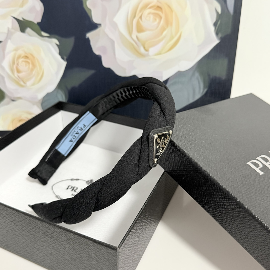Prada-Brillen. Spezielle Thekenverpackung — photo 6