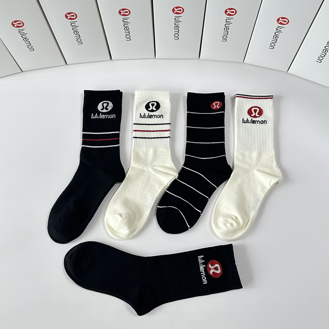💛配包装 lululemon 新款中长款堆堆袜袜子！一盒五双， 专柜同步筒款袜子，💛大牌出街，潮人必备。超好搭