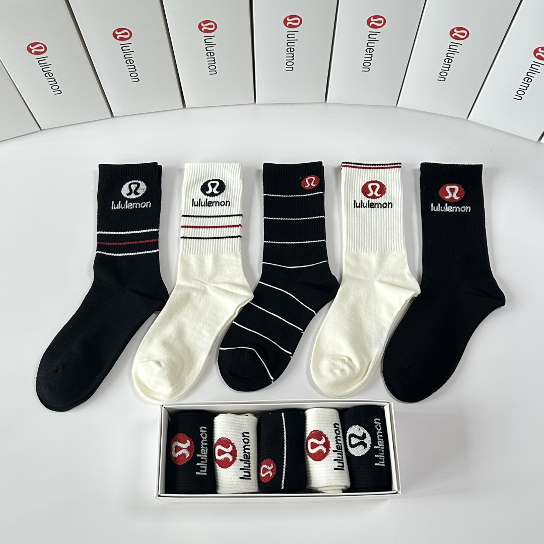 💛配包装 lululemon 新款中长款堆堆袜袜子！一盒五双， 专柜同步筒款袜子，💛大牌出街，潮人必备。超好搭