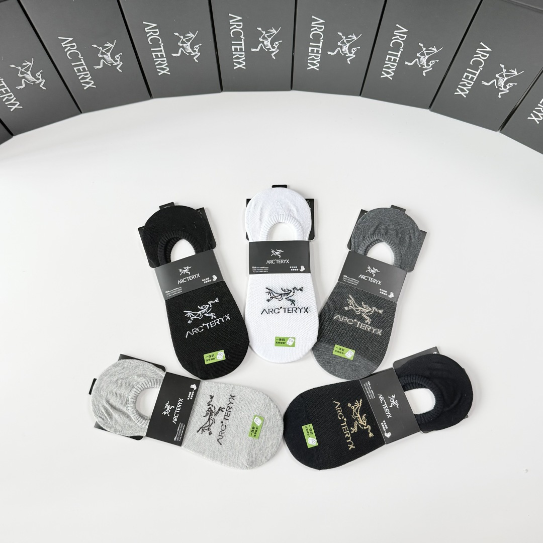 💛配专柜包装 Arcteryx （始祖鸟） 新款船袜堆堆袜袜子！一盒五双，专柜同步筒袜袜子，💛大牌出街，潮人必备。超好搭